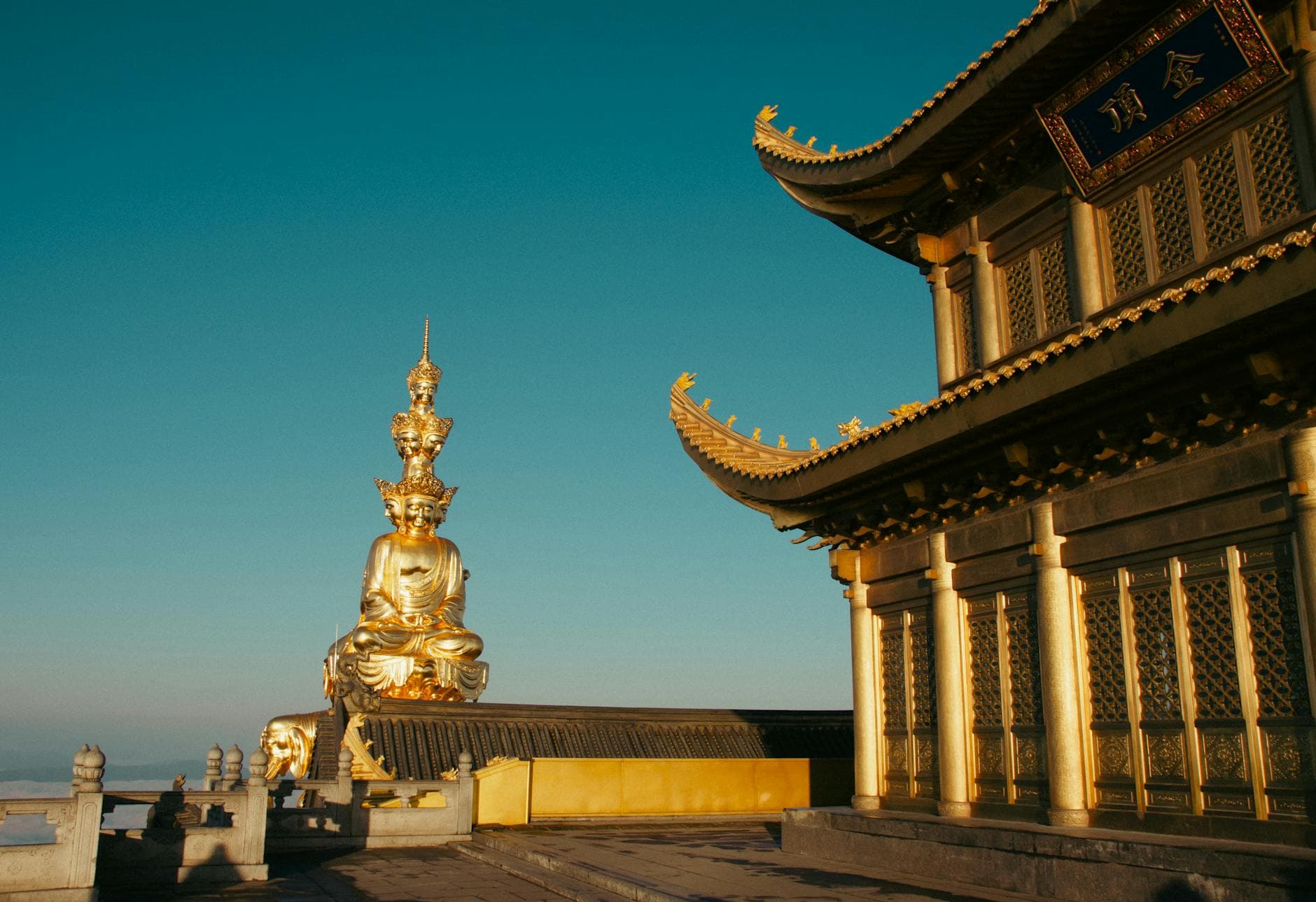Wannian Temple attraction on Sichuan Pandas & Flavours