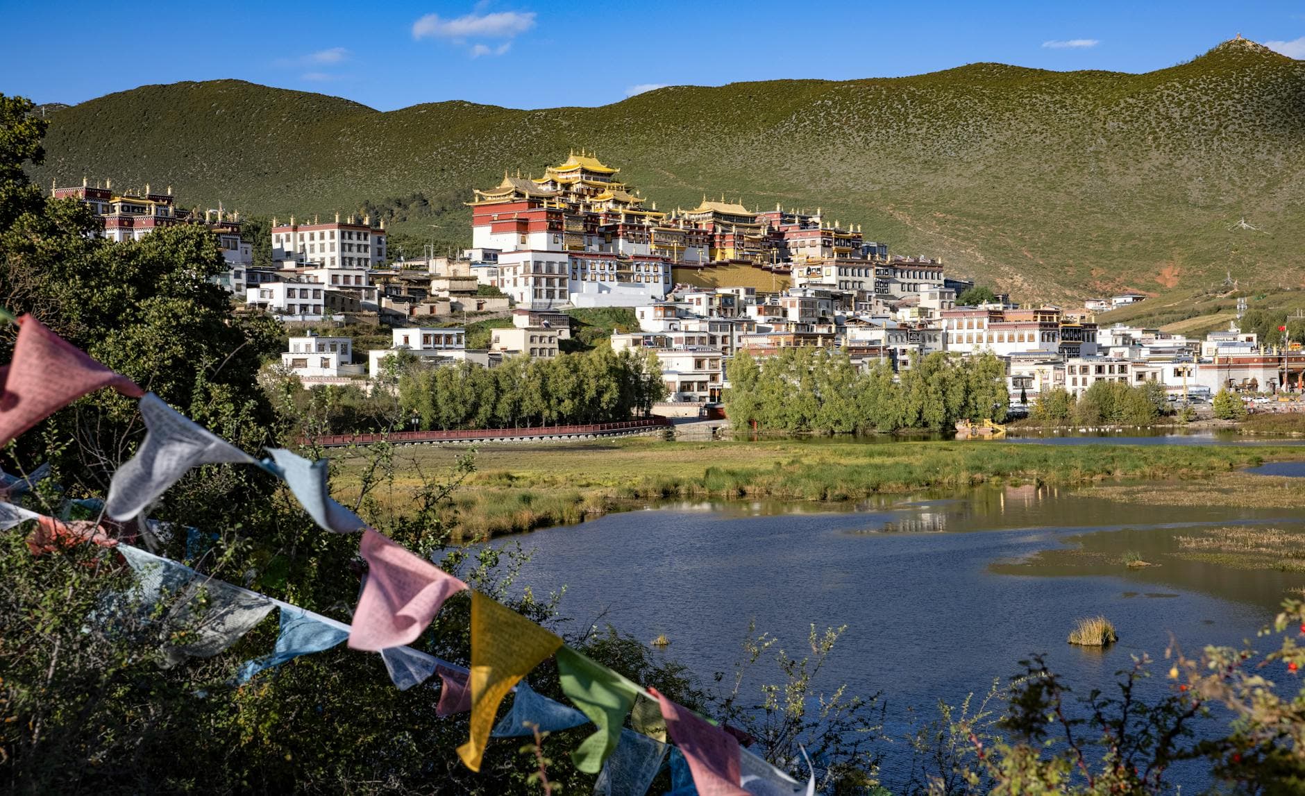 Napa Lake attraction on Yunnan Mountain Villages